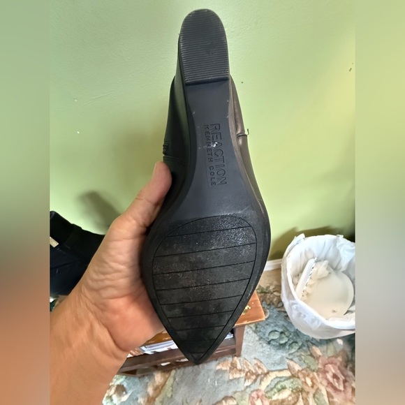 New Kenneth Cole Emmie Wedge Black Leather Booties Women's Sz 7 Med. Width - Picture 9 of 12